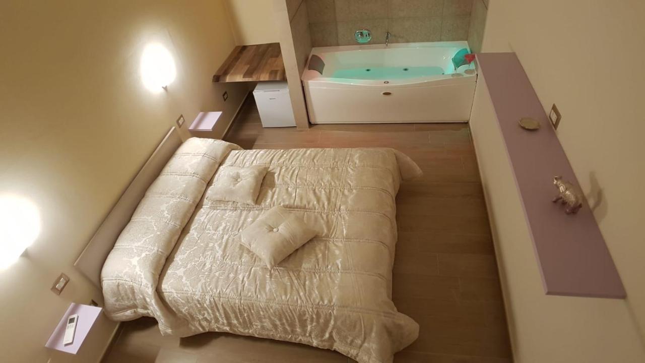 Bed and breakfast Manfredoniajacuzzi Extérieur photo